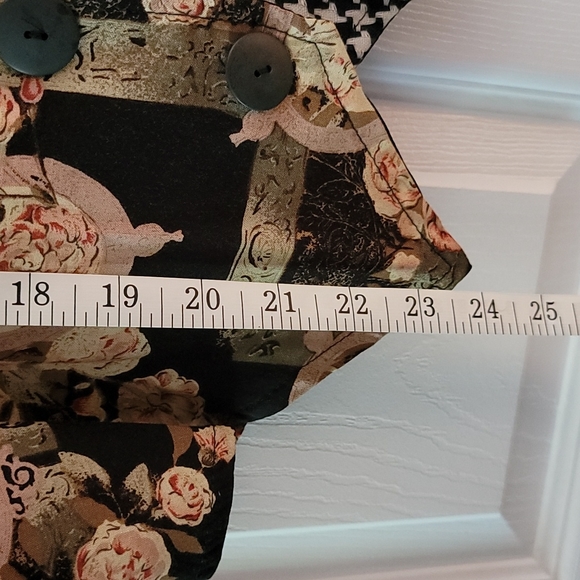 COPY - Vintage Vest flowers patchwork design - Picture 3 of 3